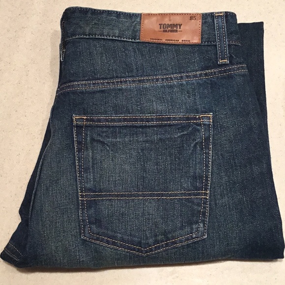 Tommy Hilfiger Other - MEN’S TOMMY HILFIGER RELAXED FREEDOM JEANS 33x32
